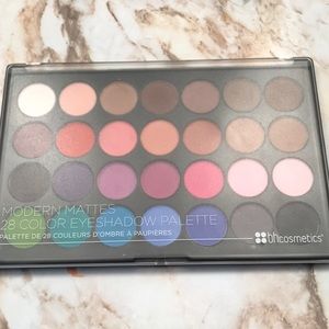 Modern mattes eyeshadow palette